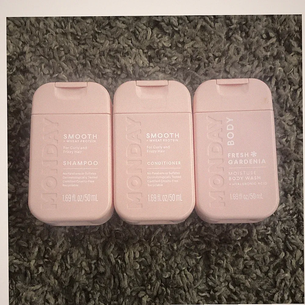 MONDAY Smooth Shampoo & Conditioner Set, Gardenia Scent, Travel Size, Smoothing