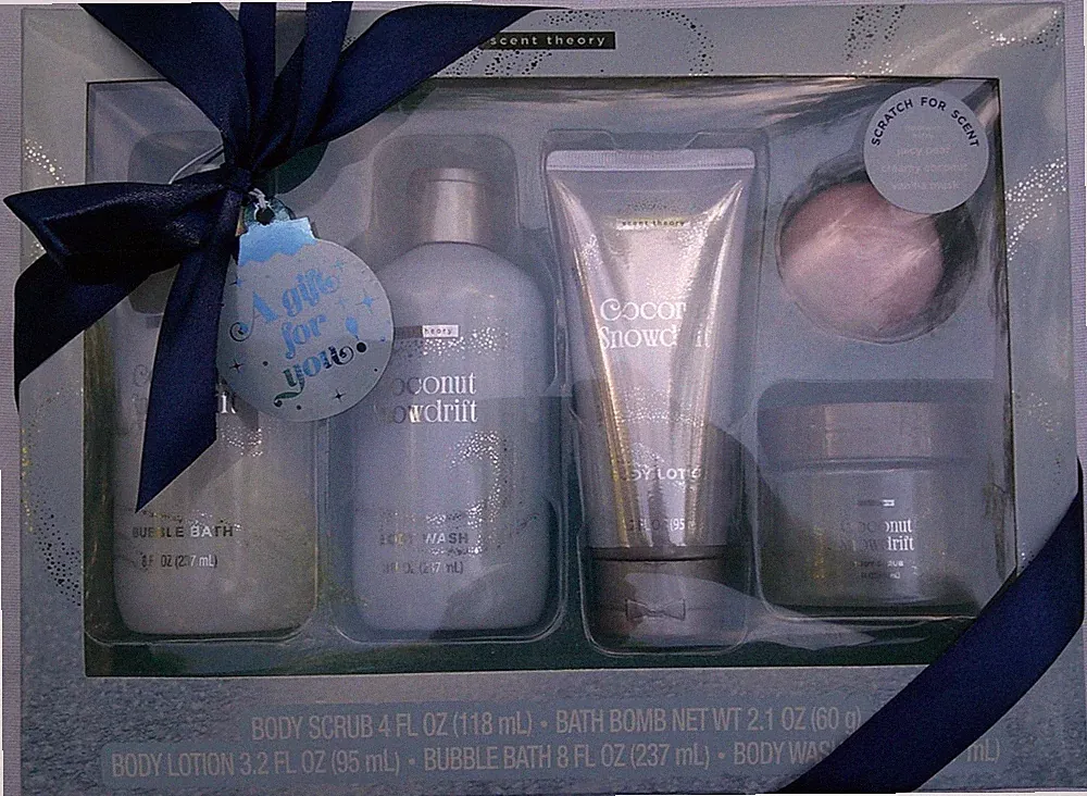Scent Theory Coconut Snowdrift Bath Gift Set New In Box Spa Set